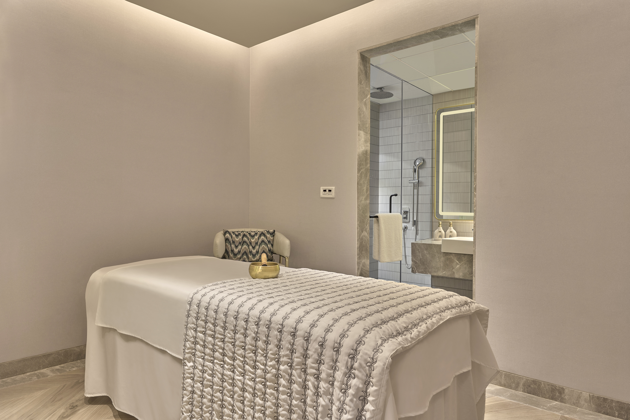 COMPLIMENTARY ADVANCE WELLNESS THERAPY